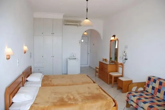 Üç Kişilik Oda, Deniz Manzaralı