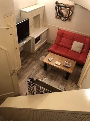 Tek Büyük Yataklı Oda, Sigara İçilebilir