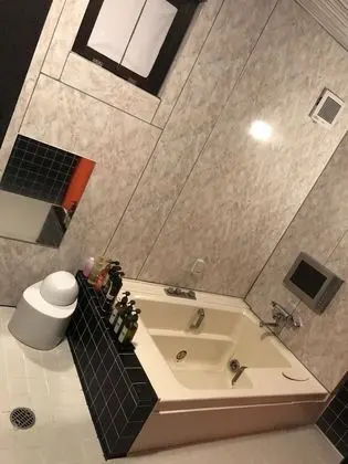 Tek Büyük Yataklı Oda, Sigara İçilebilir