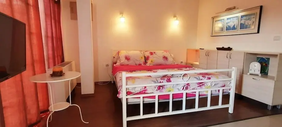 Basic Stüdyo, 1 Çift Kişilik Yatak, Havuz Manzaralı