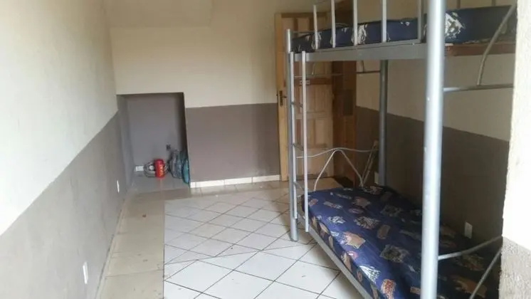 Ortak Ranzalı Oda, Karma Ranzalı Oda (4 Camas)