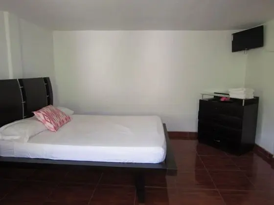 Traditional Tek Büyük Yataklı Oda