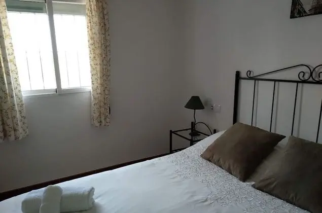 Tek Büyük Yataklı Oda, Ortak Banyo