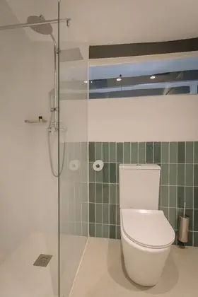 Stüdyo, Banyolu/Duşlu