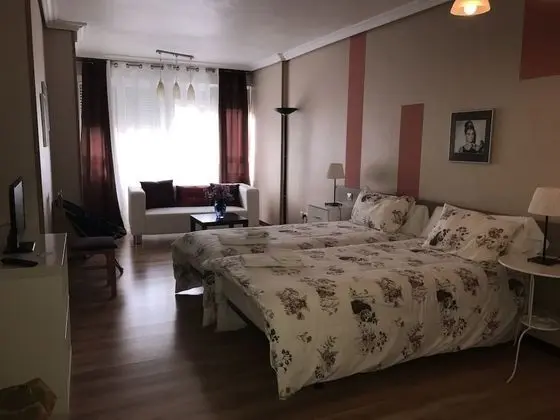 Tek Büyük Yataklı Oda, Ortak Banyo