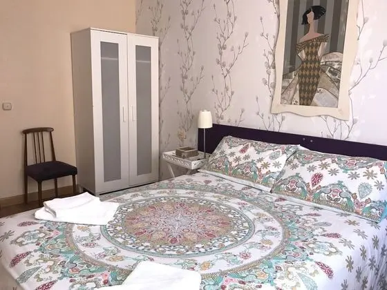 Tek Büyük Yataklı Oda, Ortak Banyo