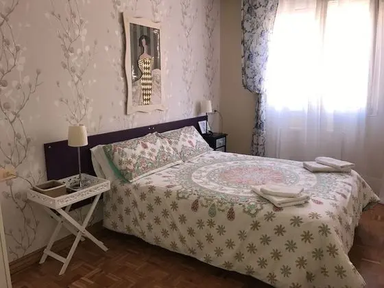 Tek Büyük Yataklı Oda, Ortak Banyo