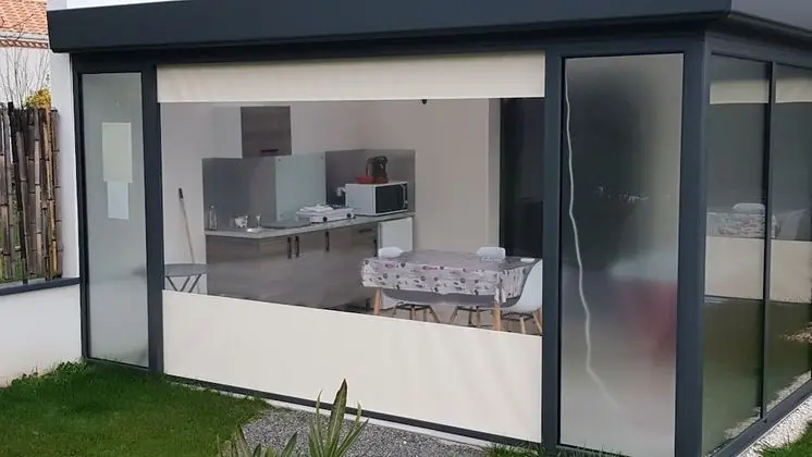 Üç Kişilik Oda (Sauvajou)