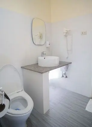 Deluxe Oda (1 King Deluxe Room)