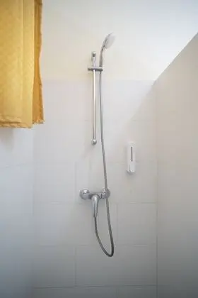 Deluxe Oda (1 King Deluxe Room)