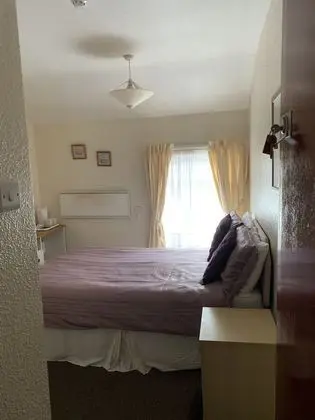 Tek Büyük Yataklı Oda (with Shower )