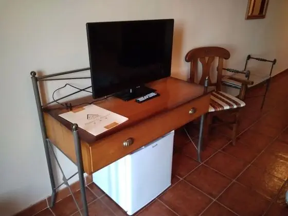 Büyük Yataklı Tek Kişilik Oda