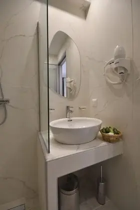Deluxe Tek Büyük veya İki Ayrı Yataklı Oda, Balkon, Deniz Manzaralı