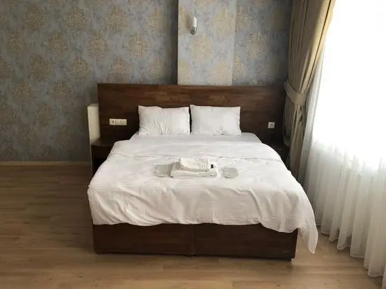 Çift Kişilik, Şehir Manzaralı
