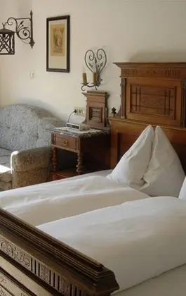 Dört Kişilik Oda, 1 Çift Kişilik Yatak ve Çekyat