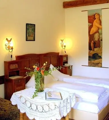 Dört Kişilik Oda, 1 Çift Kişilik Yatak ve Çekyat