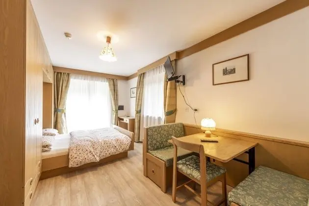 Standard Tek Büyük veya İki Ayrı Yataklı Oda, Balkon, Dağ Manzaralı