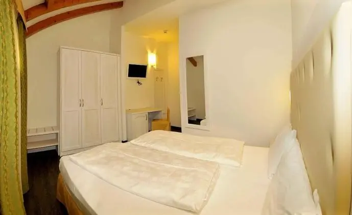 Classic Tek Büyük veya İki Ayrı Yataklı Oda