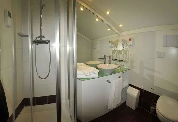 Classic Tek Büyük veya İki Ayrı Yataklı Oda