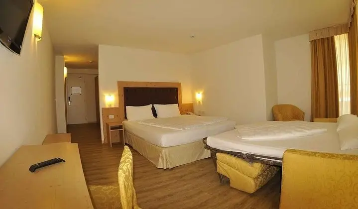 Classic Üç Kişilik Oda