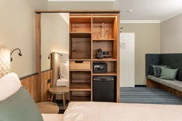 Classic Tek Büyük Yataklı Oda