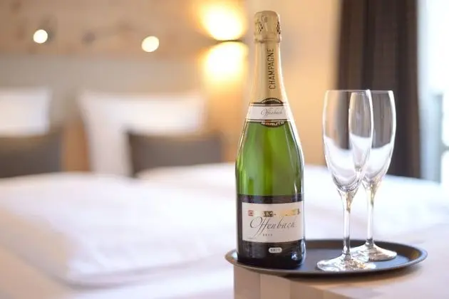 Deluxe Tek Büyük Yataklı Oda, Balkon, Dağ Manzaralı (Matterhorn)