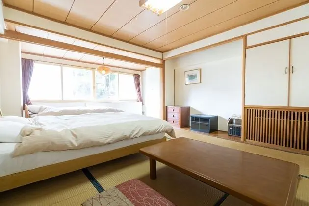 Family Dört Kişilik Oda, Sigara İçilmez (Western Japanese, w/ Toilet, w/o TV)