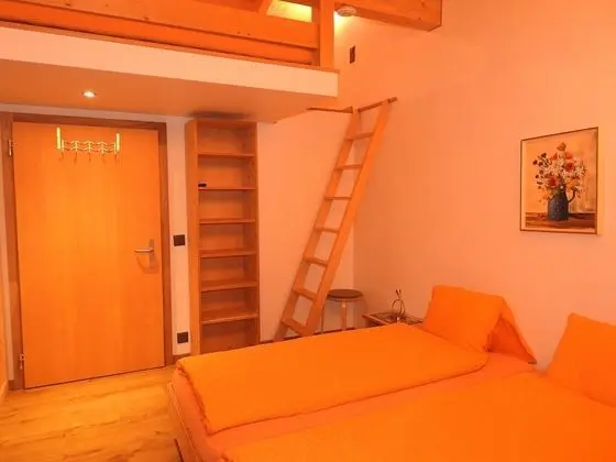 a.) Weidhaus-Fewo mit Balkon