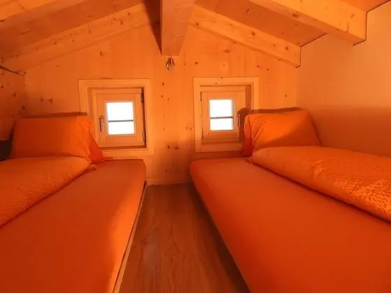 a.) Weidhaus-Fewo mit Balkon