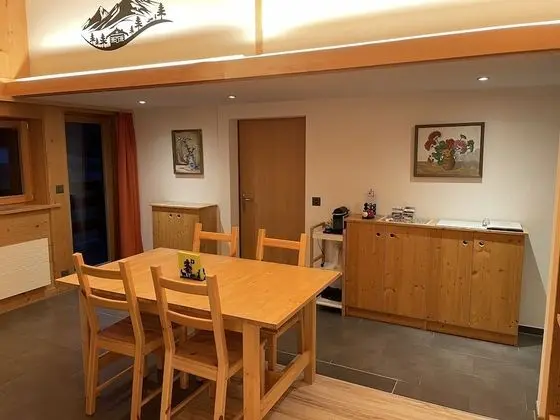 a.) Weidhaus-Fewo mit Balkon