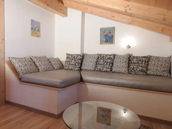 a.) Weidhaus-Fewo mit Balkon