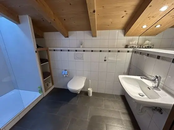 a.) Weidhaus-Fewo mit Balkon