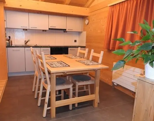 a.) Weidhaus-Fewo mit Balkon