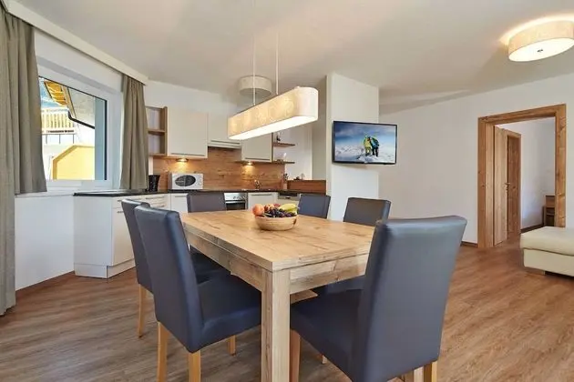 Apartment, 3 Schlafzimmer, Balkon, Hanglage (Top 400) (zzgl. Reinigungsgebühr 230 Euro)