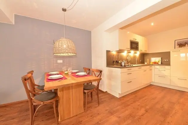 Traditional Daire, Engellilere Uygun, Dağ Manzaralı (201 | silberDISTEL )