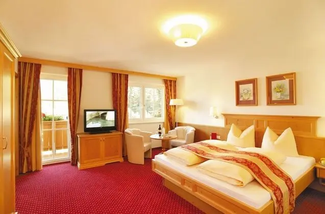 Superior Tek Büyük Yataklı Oda, Balkon, Dağ Manzaralı (Bergduft)