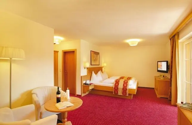 Superior Tek Büyük Yataklı Oda, Balkon, Dağ Manzaralı (Bergduft)