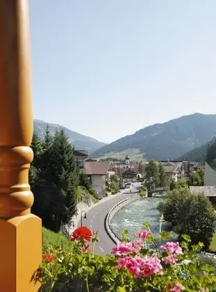 Superior Tek Büyük Yataklı Oda, Balkon, Dağ Manzaralı (Bergduft)