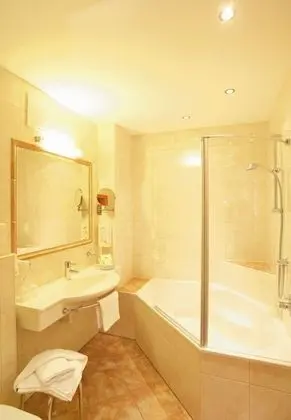 Superior Tek Büyük Yataklı Oda, Balkon, Dağ Manzaralı (Bergduft)