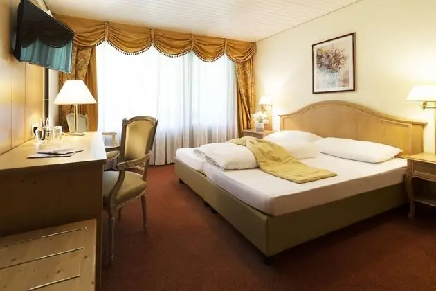 Classic Tek Büyük Yataklı Oda