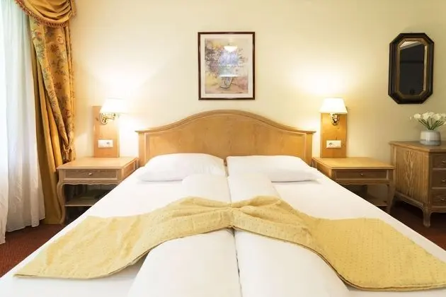 Classic Tek Büyük Yataklı Oda