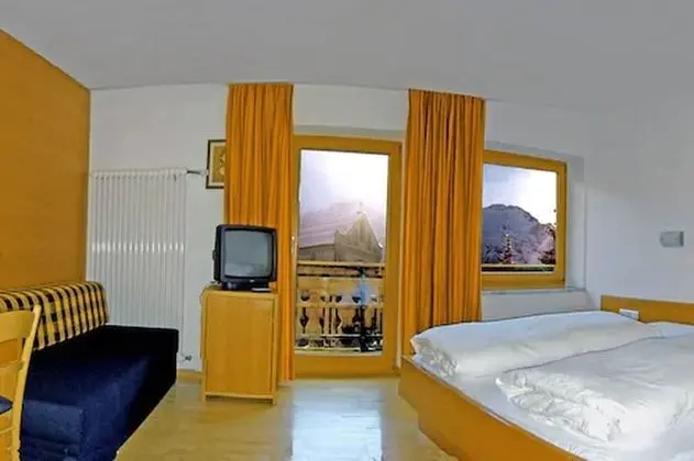 Comfort Tek Büyük veya İki Ayrı Yataklı Oda