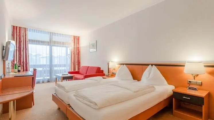 Büyük Yataklı Tek Kişilik Oda