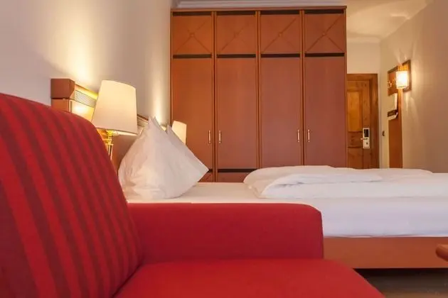 Büyük Yataklı Tek Kişilik Oda