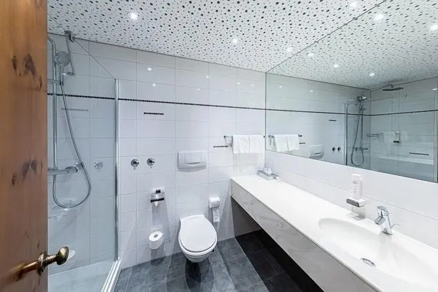 Büyük Yataklı Tek Kişilik Oda