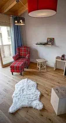 Alpenliebe Ensuite with Balcony, Boxspingbett, Nespresso machine, LP player