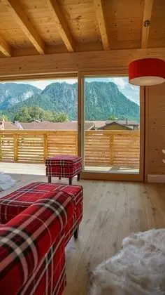Alpenliebe Superior with Balcony, Boxspingbett, Nespresso machine, LP player