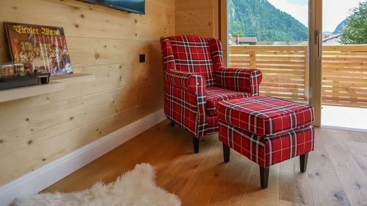 Alpenliebe Superior with Balcony, Boxspingbett, Nespresso machine, LP player