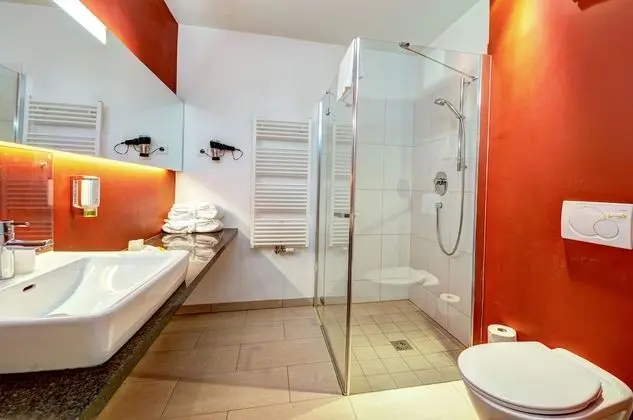 Design Tek Büyük Yataklı Oda, Balkon