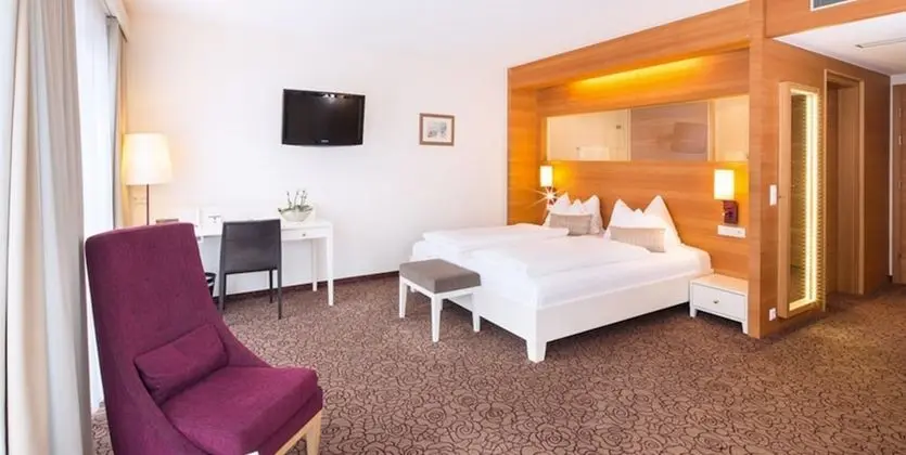Premium Tek Büyük Yataklı Oda